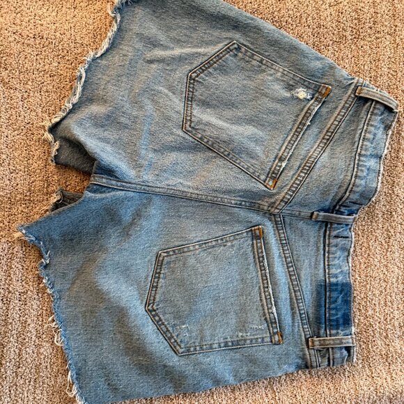 Abercrombie & Fitch Curve Love High Rise Dad Short - Picture 4 of 4